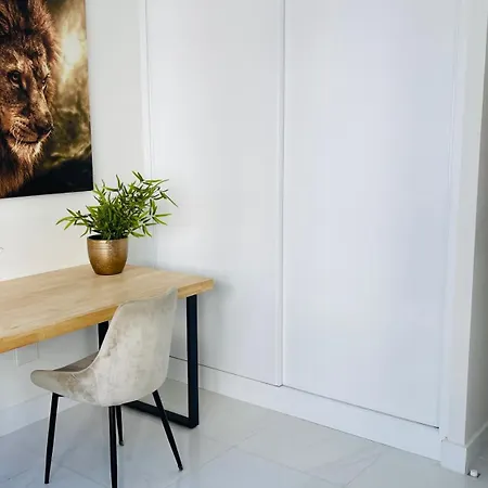 Ikram Beach & Casco Antiguo Apartment Estepona