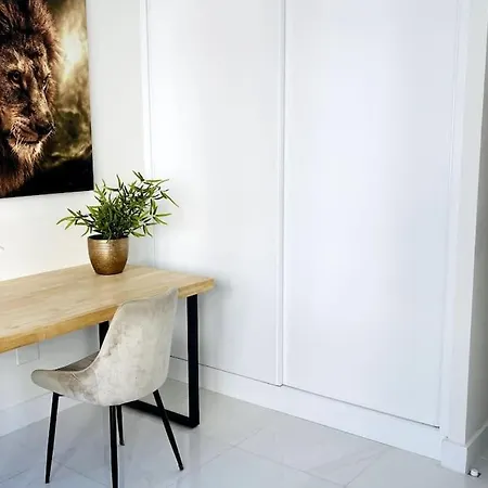 Ikram Beach & Casco Antiguo * Εστεπόνα